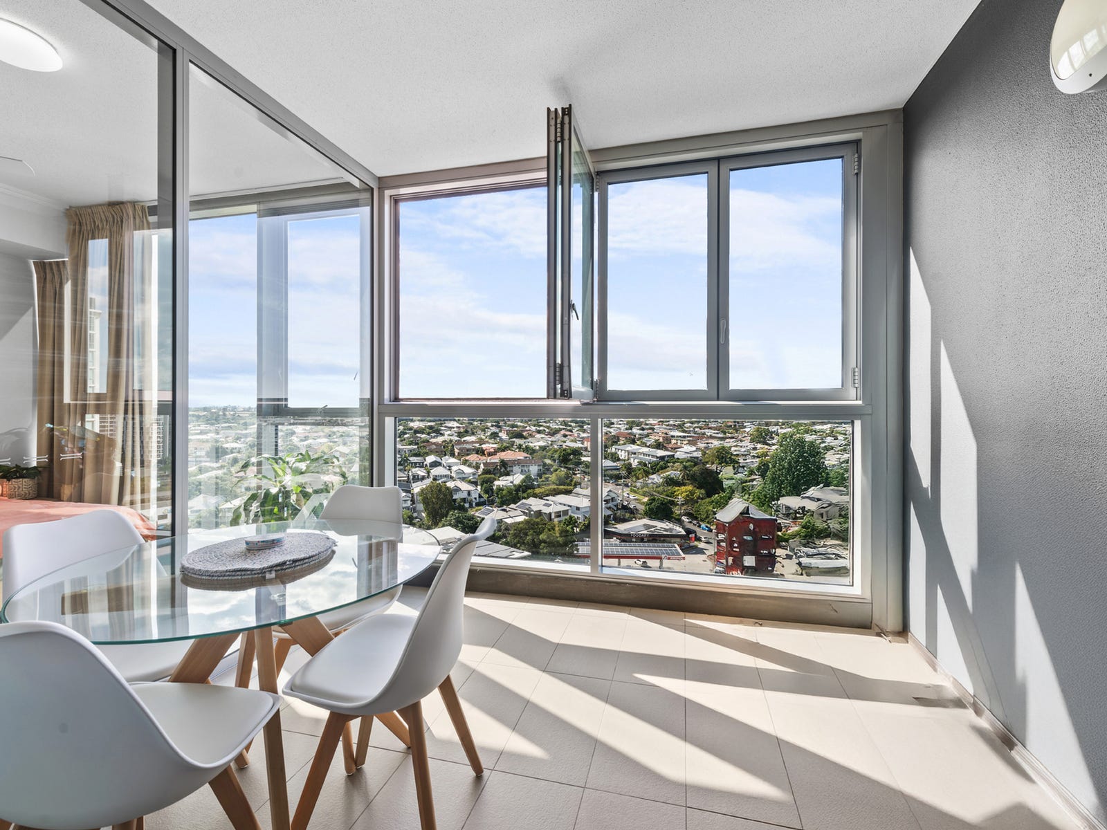 Private Property - Hamilton, Qld 4007