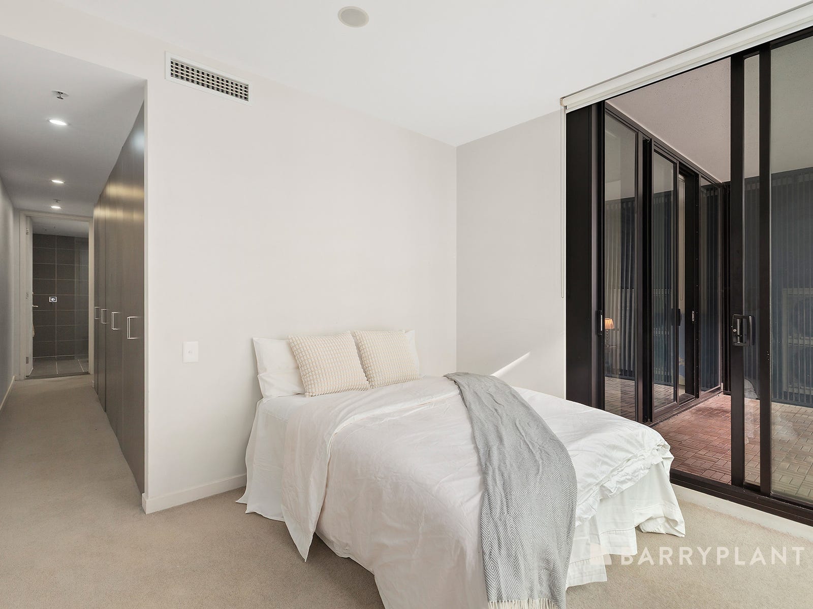 Private Property - Melbourne, Vic 3000
