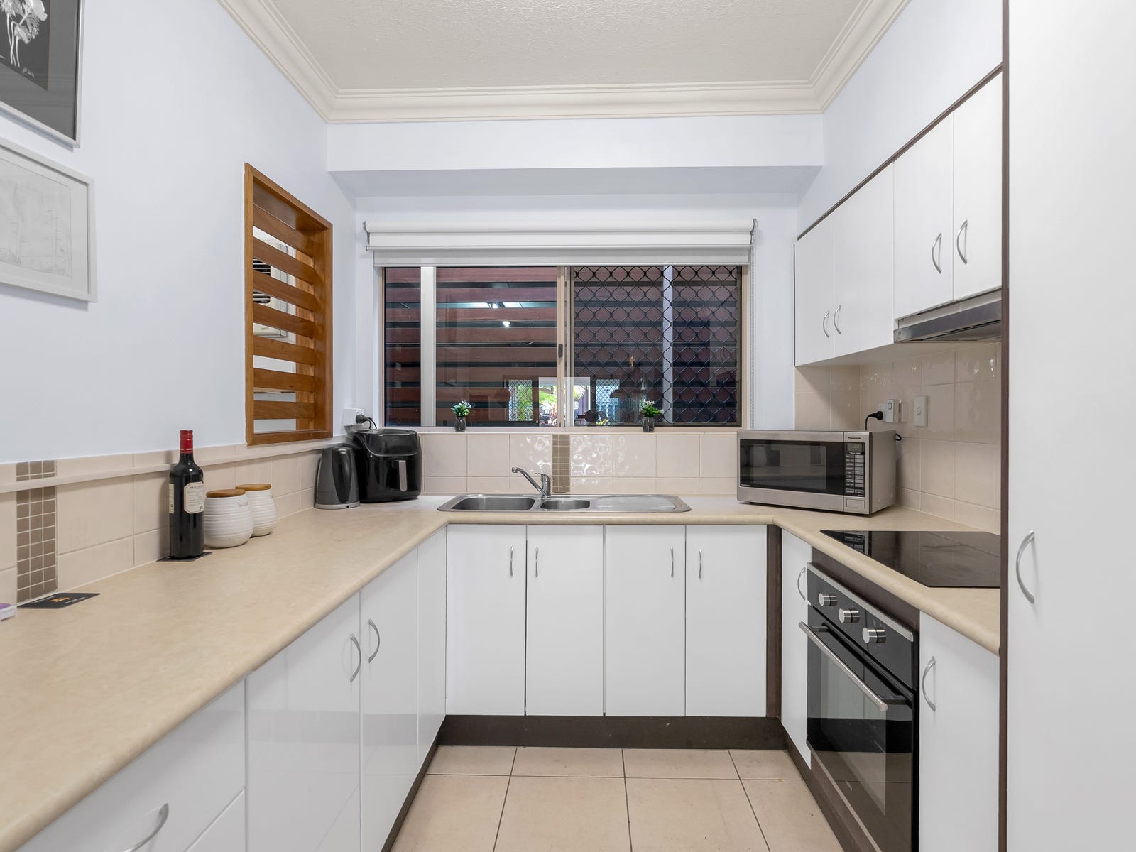 Private Property - Manoora, Qld 4870