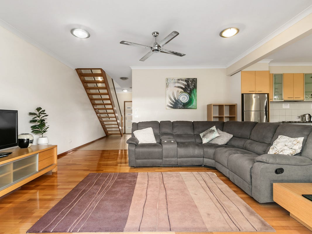 Private Property - Lakes Entrance, Vic 3909