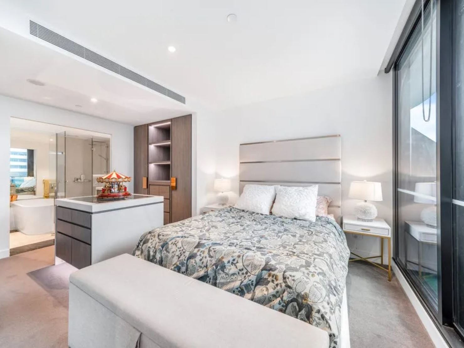 Private Property - Melbourne, Vic 3004