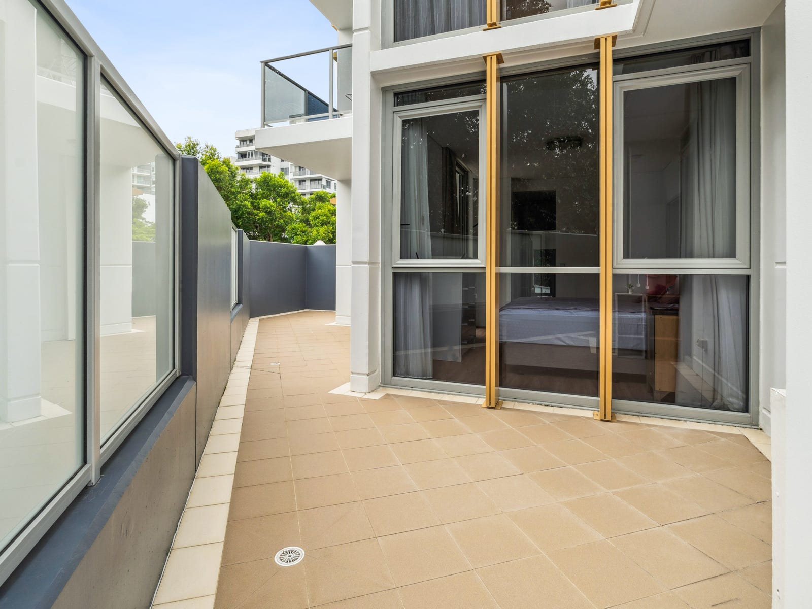 Private Property - Southport, Qld 4215