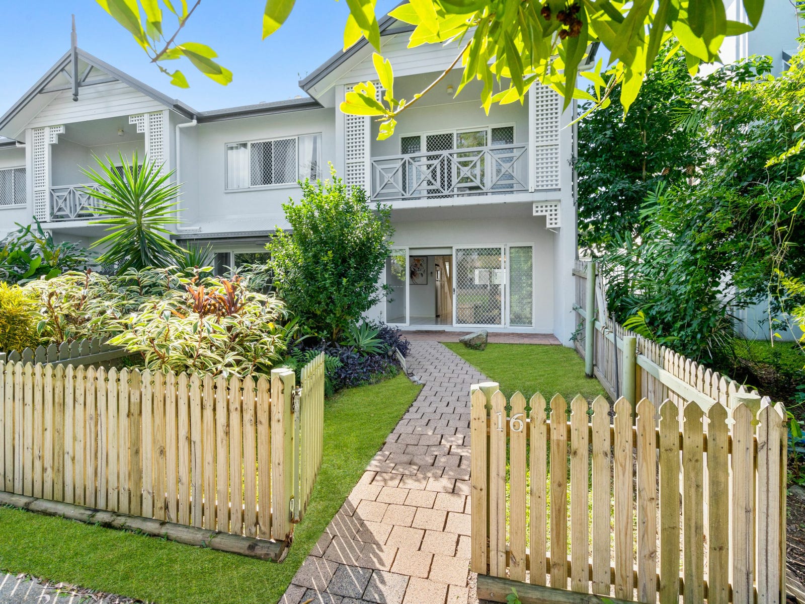 Private Property - Manoora, Qld 4870